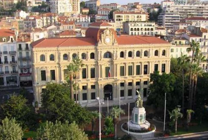 Hôtel de ville, Cannes